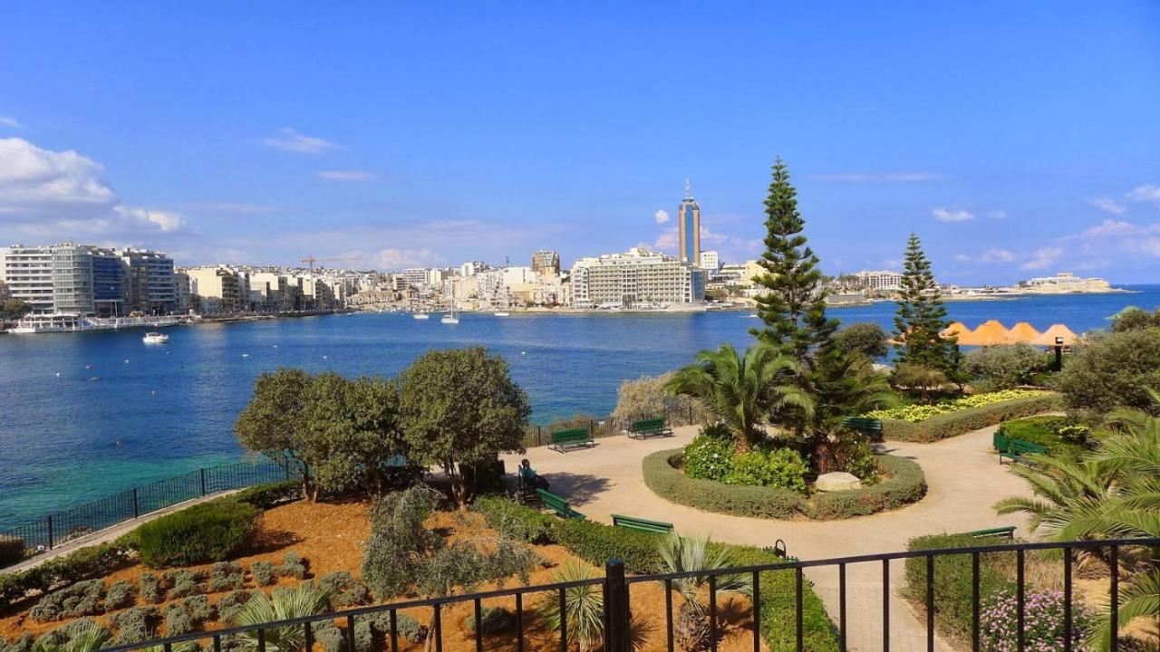 Deluxe Apartment With Valletta And Harbour Views Sliema Eksteriør billede