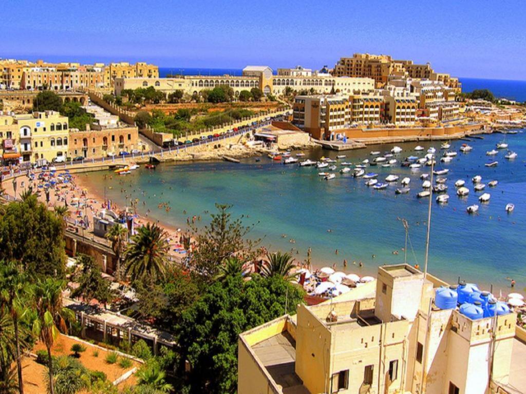Deluxe Apartment With Valletta And Harbour Views Sliema Eksteriør billede