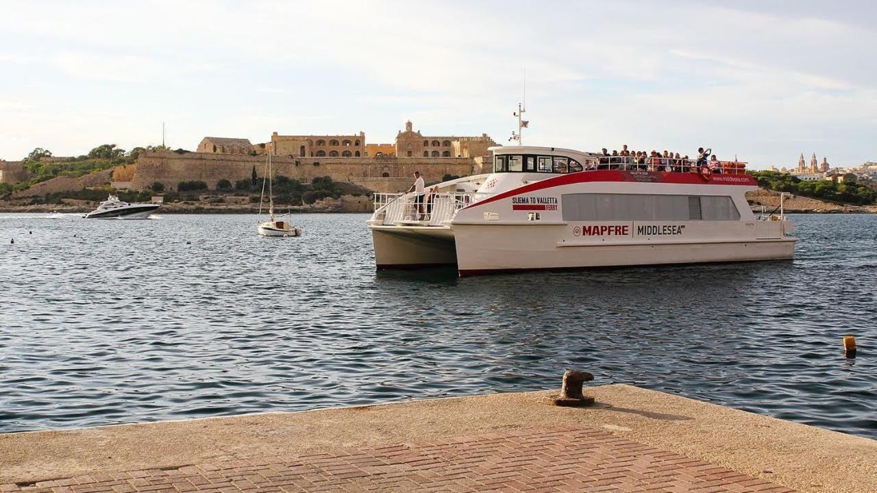 Deluxe Apartment With Valletta And Harbour Views Sliema Eksteriør billede