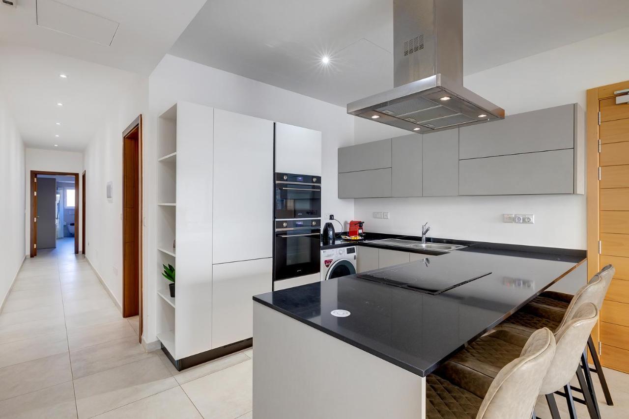 Deluxe Apartment With Valletta And Harbour Views Sliema Eksteriør billede