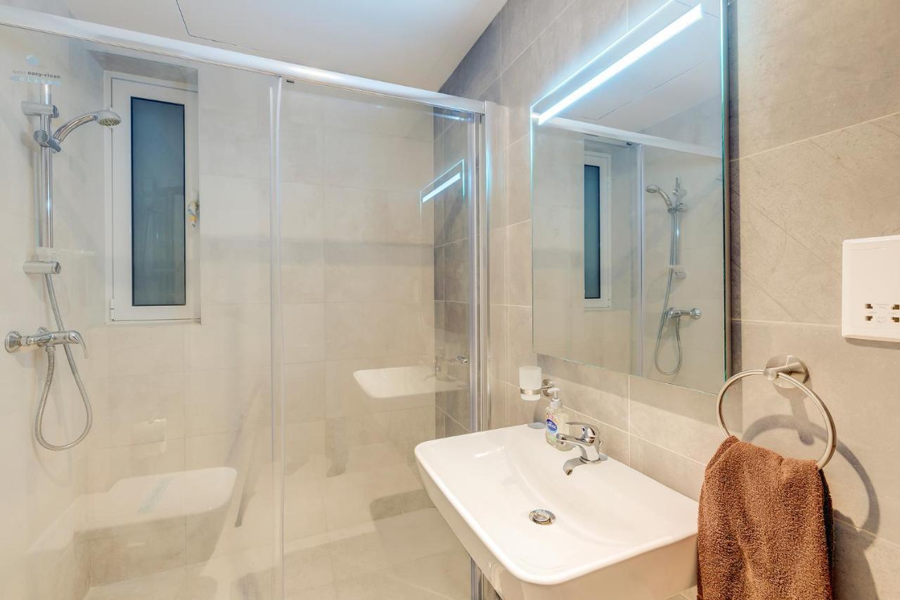 Deluxe Apartment With Valletta And Harbour Views Sliema Eksteriør billede